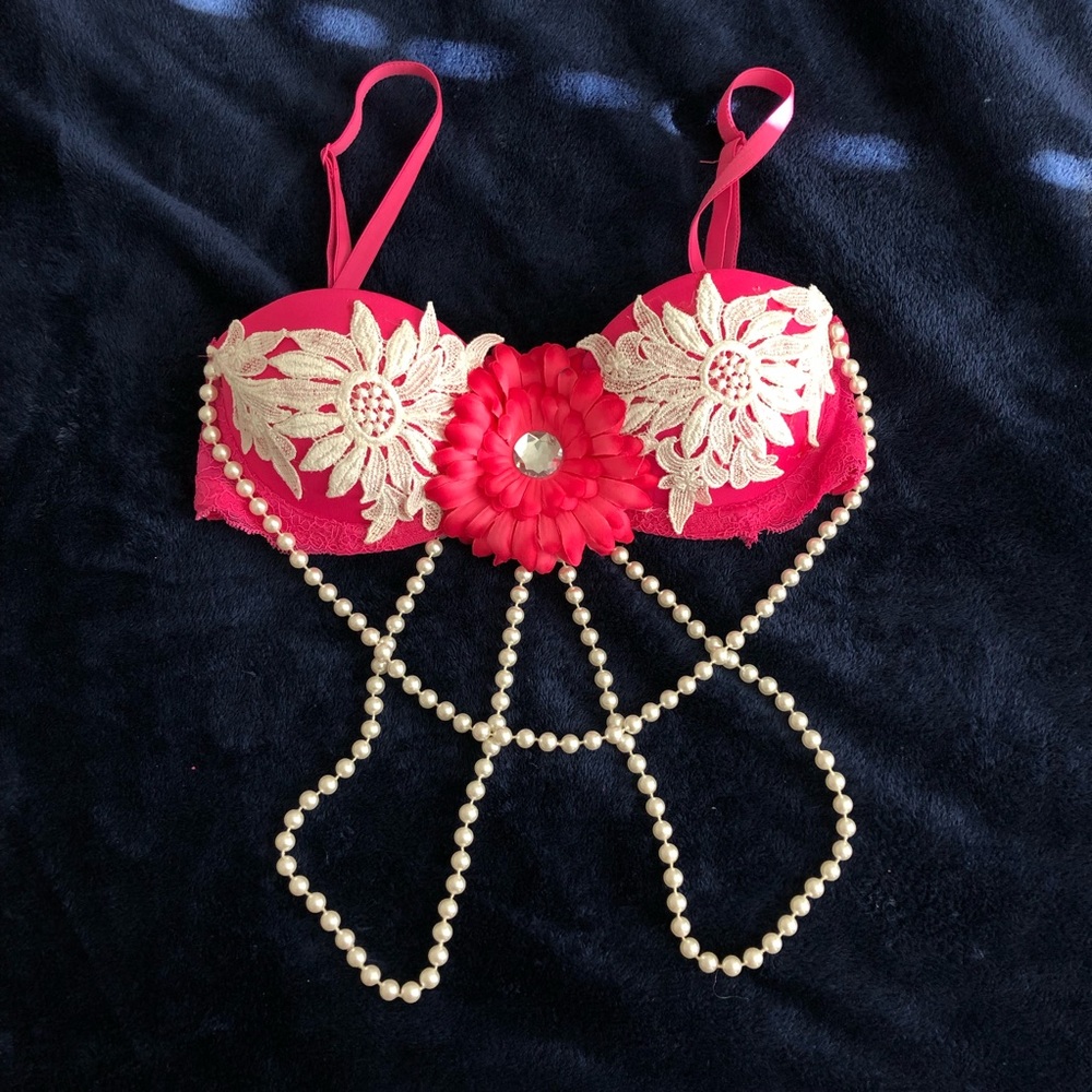 🎉🎊 Custom RAVE bra, pink rave top, EDC bra 🎀